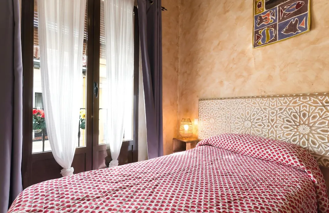 Hostal Artistic B&B-1